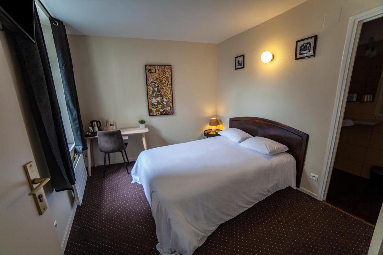 Logis Hotel & Restaurant - Les Hauts De Montreuil Montreuil  Exteriör bild