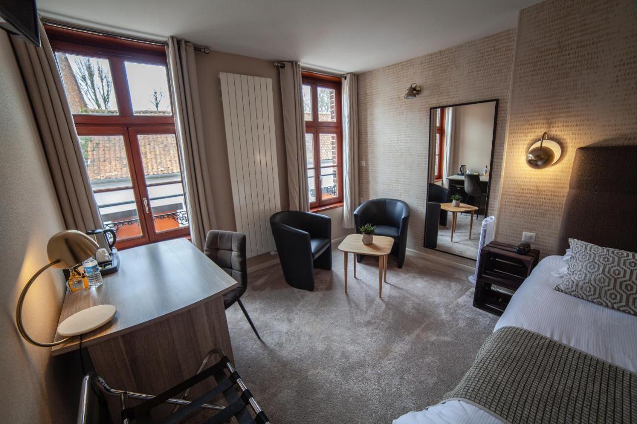 Logis Hotel & Restaurant - Les Hauts De Montreuil Montreuil  Exteriör bild