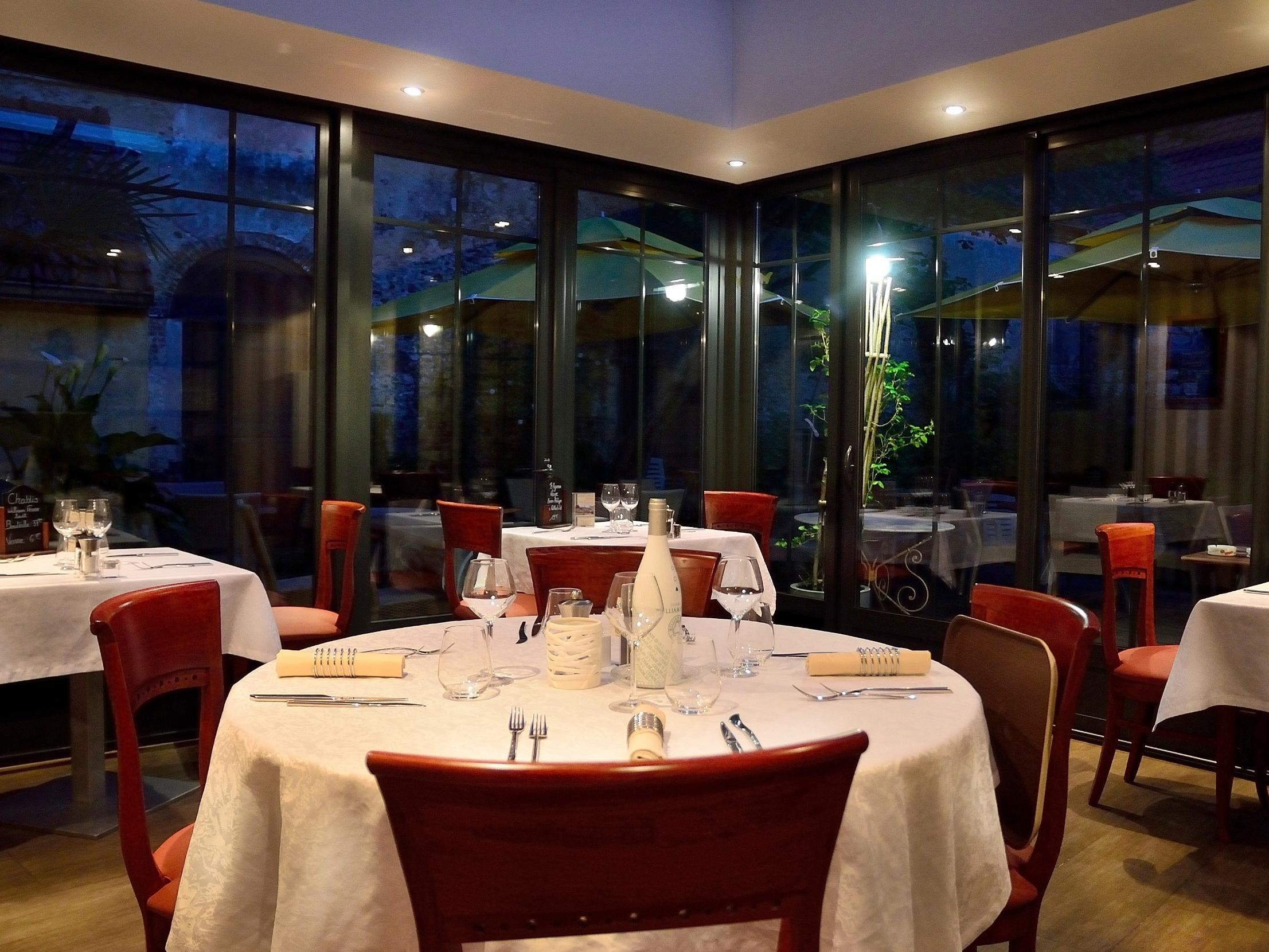 Logis Hotel & Restaurant - Les Hauts De Montreuil Montreuil  Exteriör bild