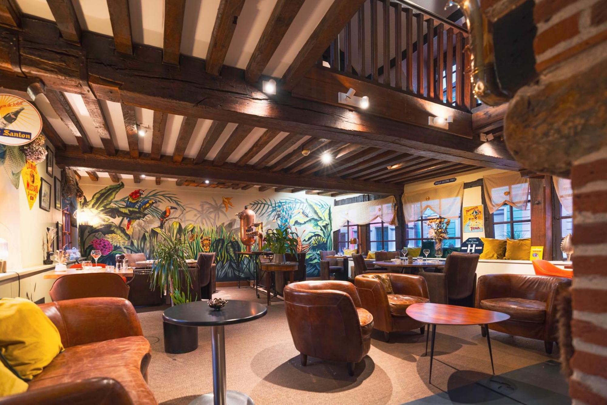 Logis Hotel & Restaurant - Les Hauts De Montreuil Montreuil  Exteriör bild
