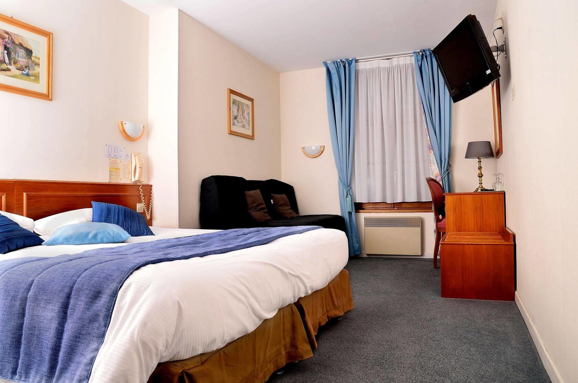 Logis Hotel & Restaurant - Les Hauts De Montreuil Montreuil  Exteriör bild