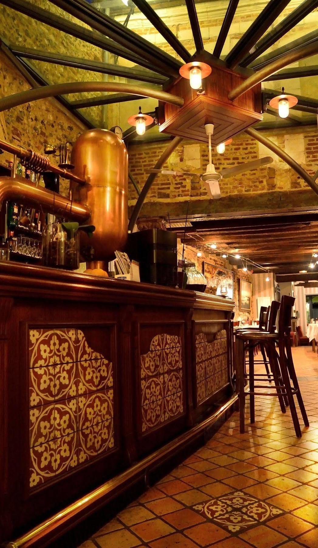 Logis Hotel & Restaurant - Les Hauts De Montreuil Montreuil  Exteriör bild